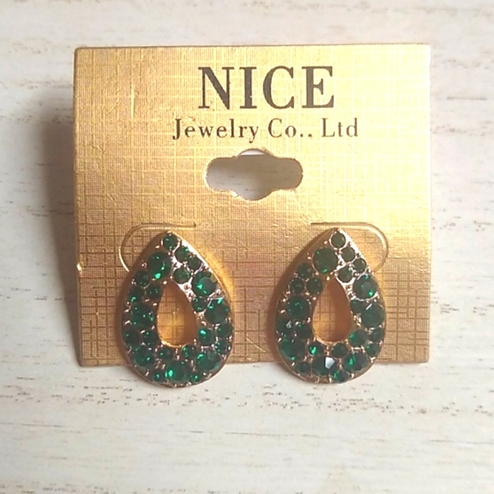 😻 3 For $15 Green Bling Waterdrop Stud Earrings